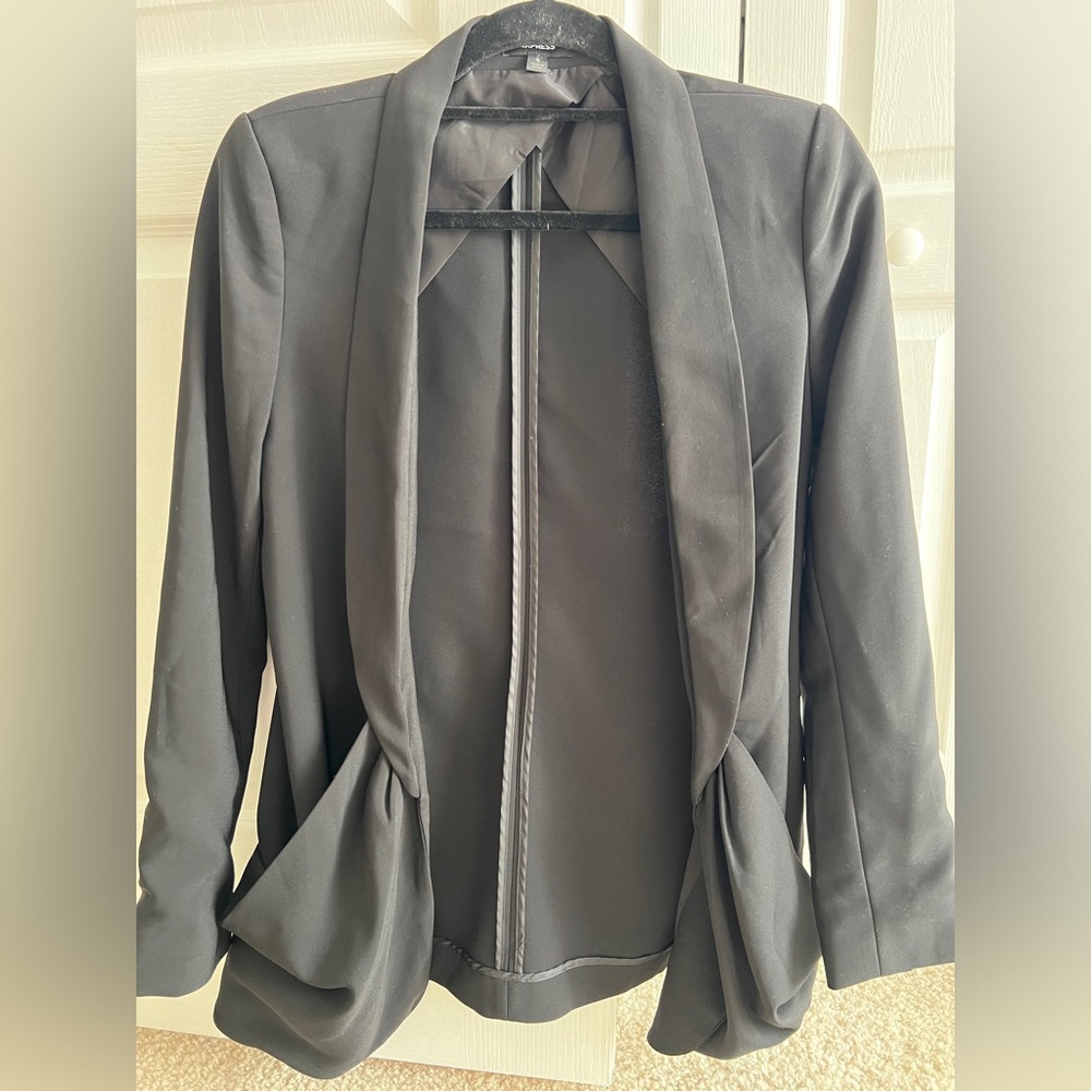 Express woman  blazer size 4 - black - new without tag
